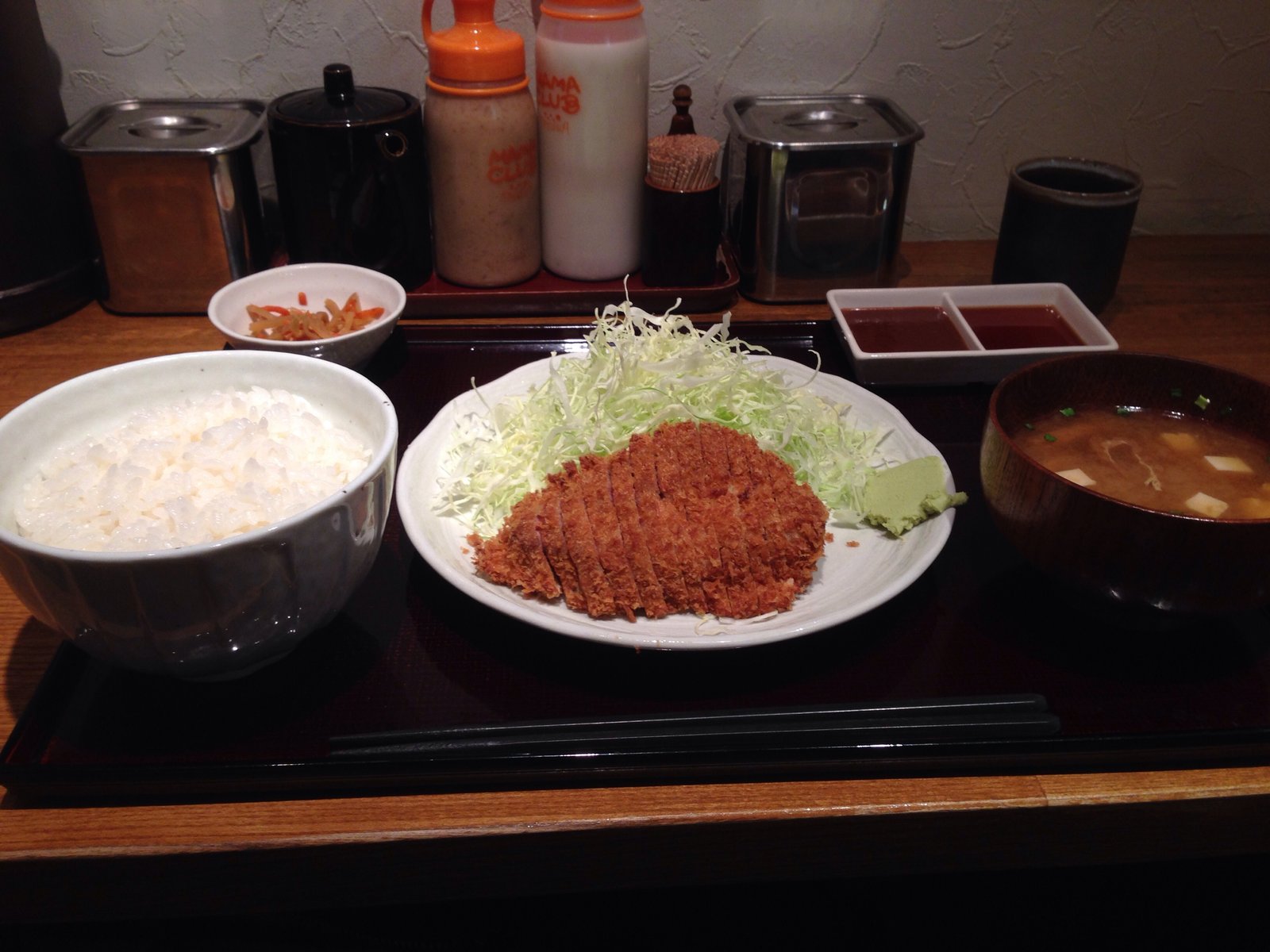 おひとり様でも大丈夫 神田神保町 牛かつ勝ちゃん で食べる絶品牛かつ定食 値段も安く味も良し Playlife プレイライフ