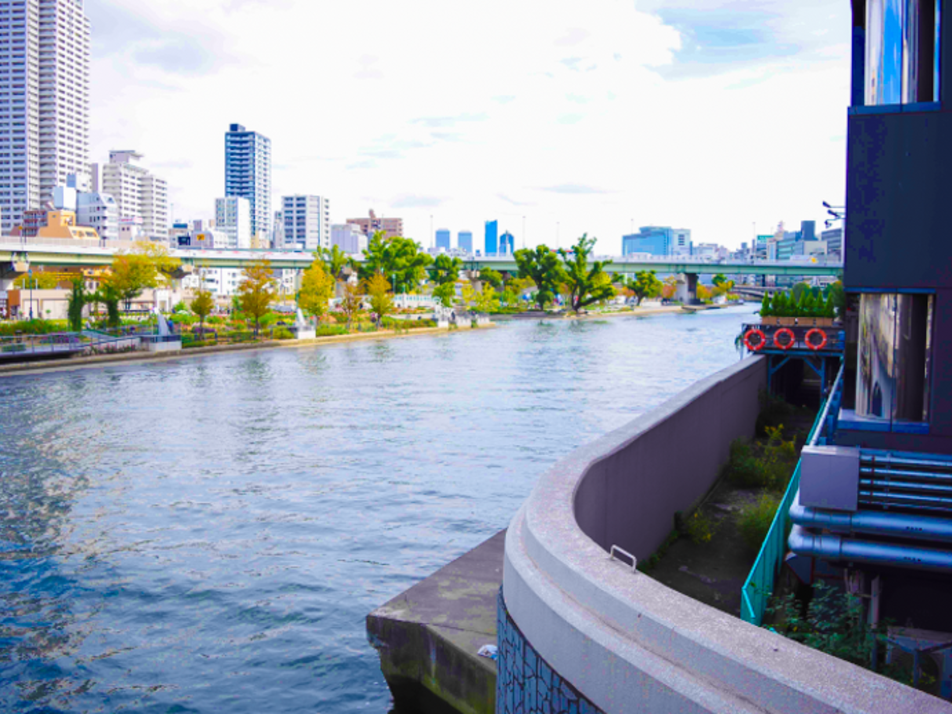 【初デートにピッタリ！】今話題の水の都「北浜」は川沿いにカフェや近代建築が並ぶ最高のデートスポット♪