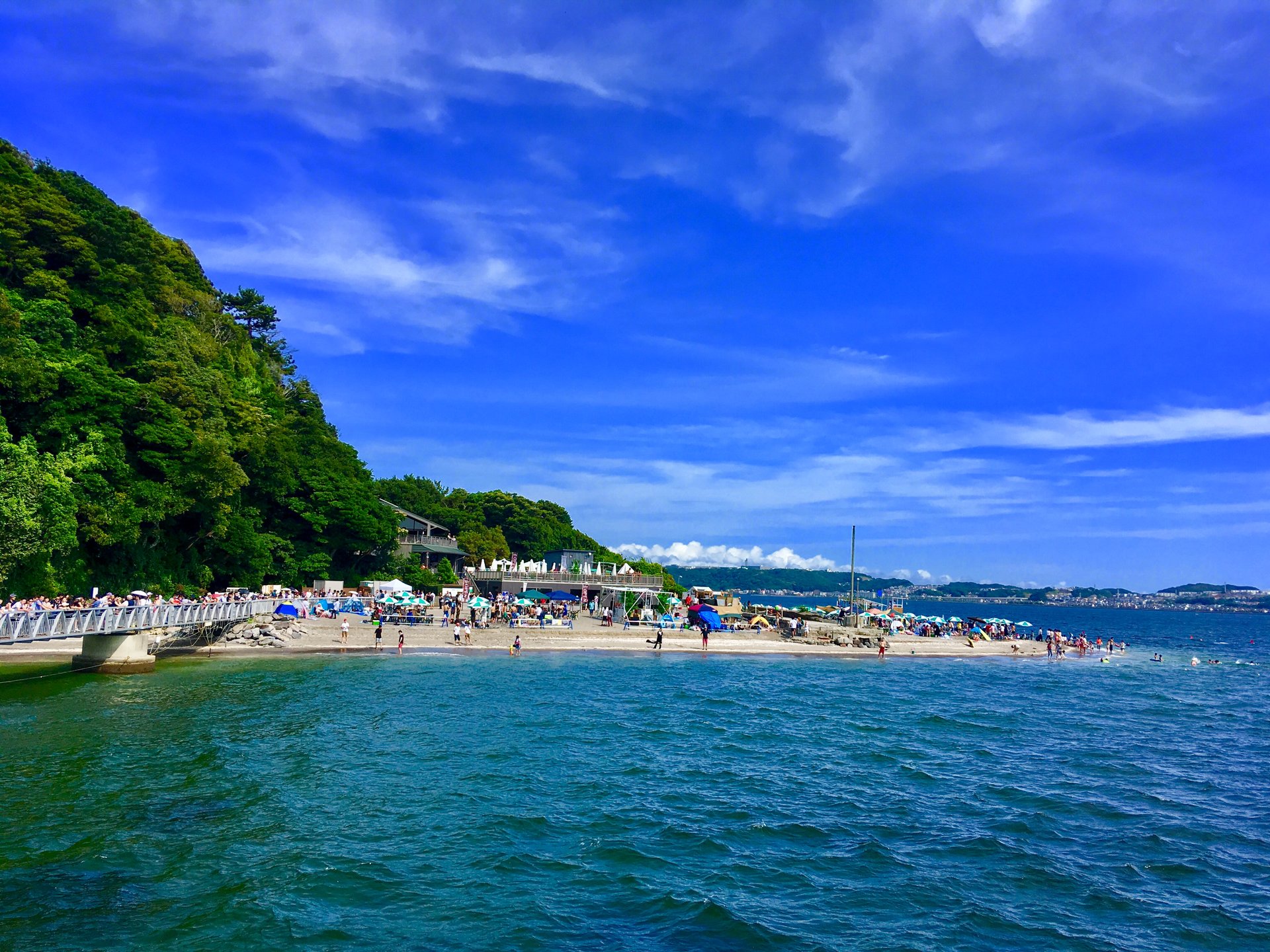 都内から日帰り夏旅行くなら横須賀へ　横須賀グルメを食べた後は猿島で要塞散策を楽しむ旅