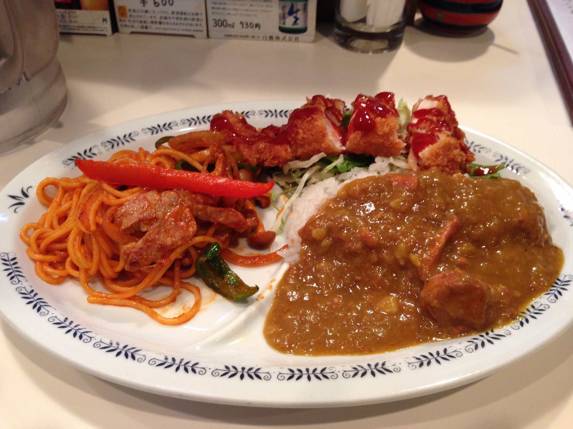 【トルコライスって何？】神楽坂のレトロ食堂で食べる！カツ・カレー・ナポリタンがのった贅沢トルコライス