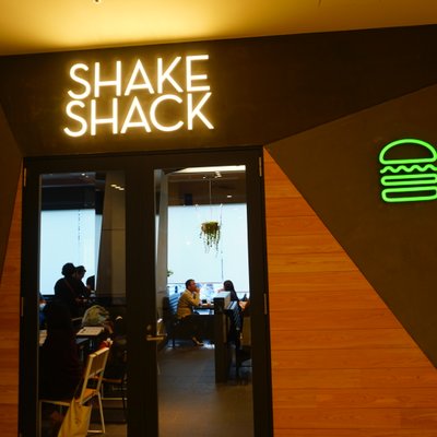 SHAKE SHACK みなとみらい店（シェイクシャック）