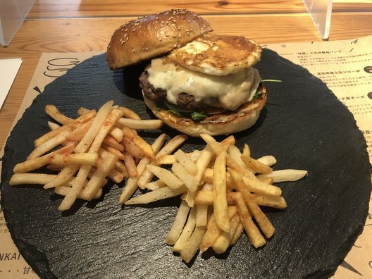 GENKAI BURGER（ゲンカイバーガー）