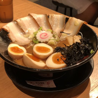 金澤濃厚豚骨ラーメン 神仙 アクアシティ店