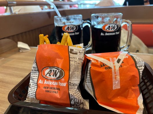 A&W 牧港店