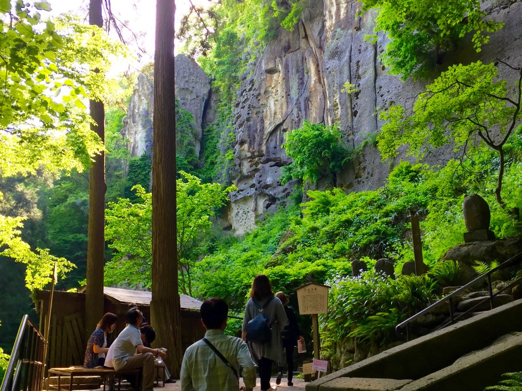 宝珠山立石寺