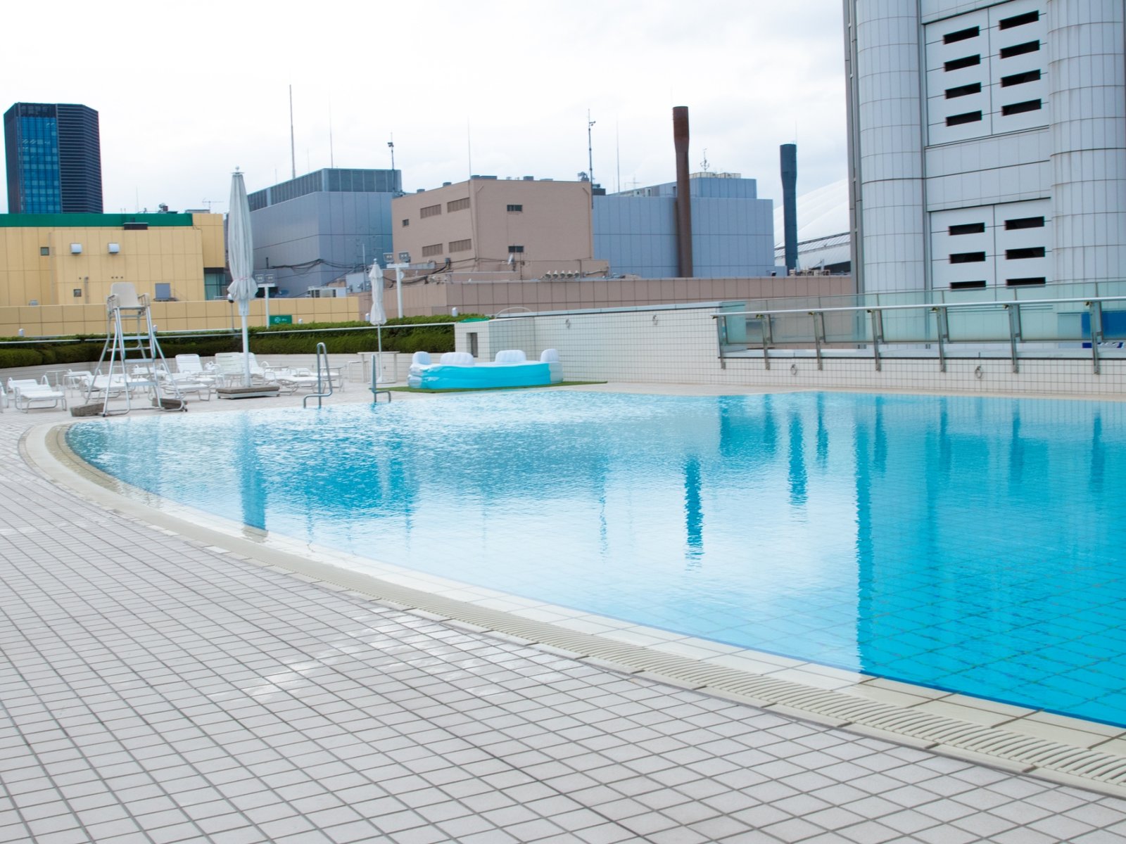 東京ドームホテルのナイトプールが安い 特定日は1人1 0円だと Playlife プレイライフ