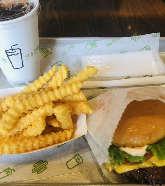 SHAKE SHACK 六本木店（シェイクシャック）