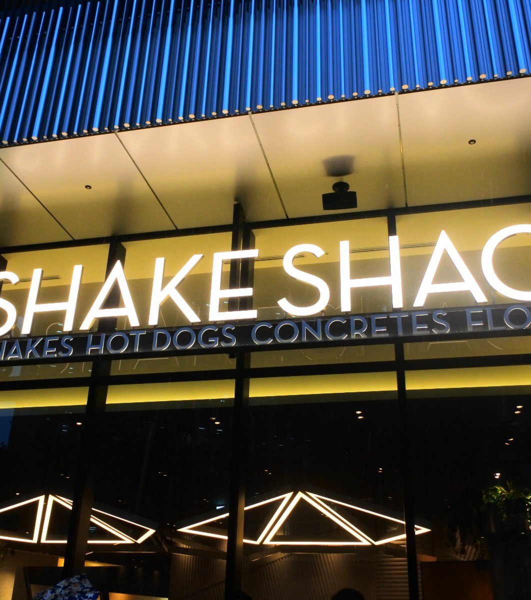 SHAKE SHACK 梅田阪神店（シェイクシャック）