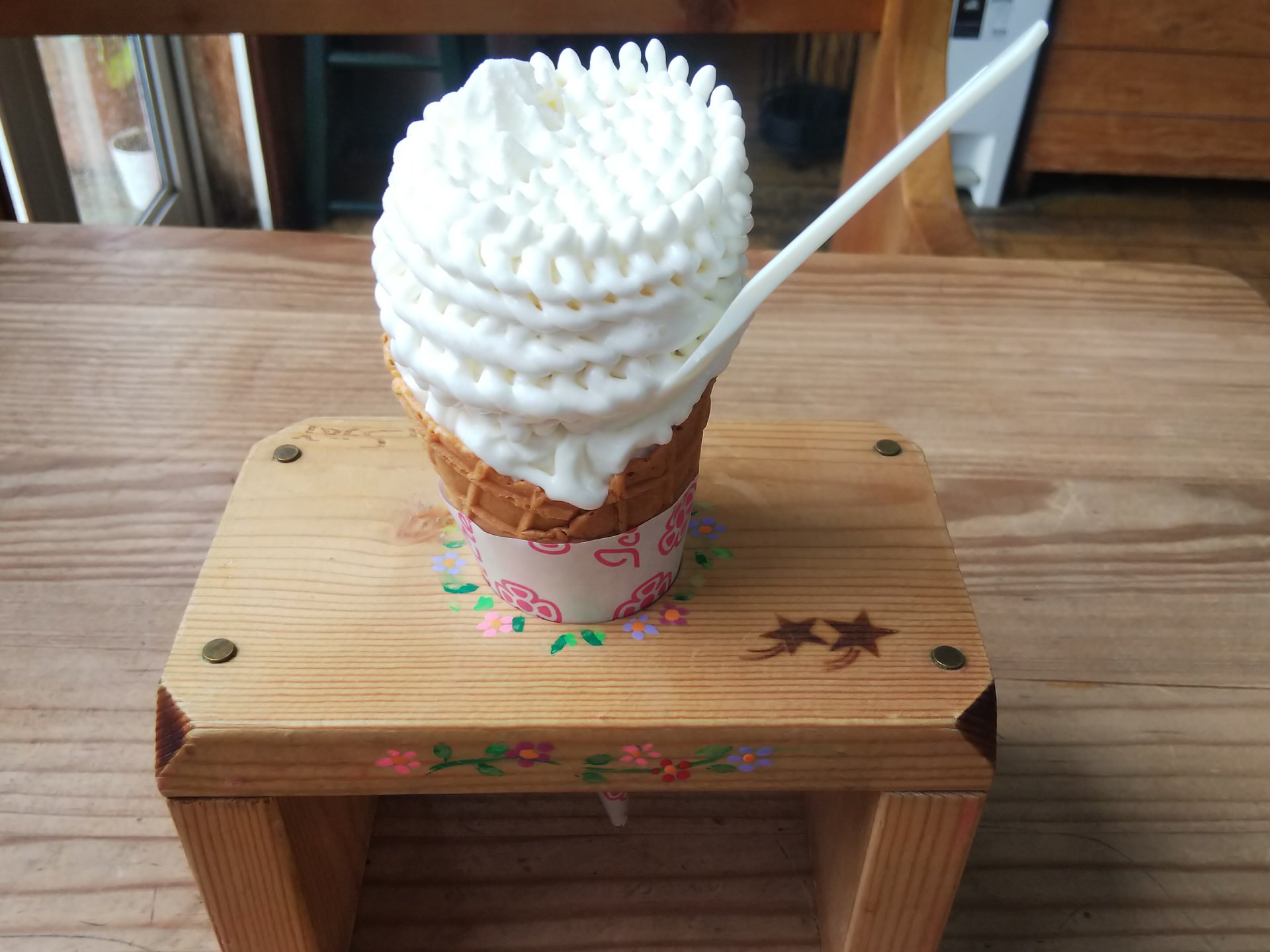 阿蘇観光前にちょっと寄り道♪記憶にも記録(インスタ◎)にも残る芸術的なソフトクリームを熊本で！