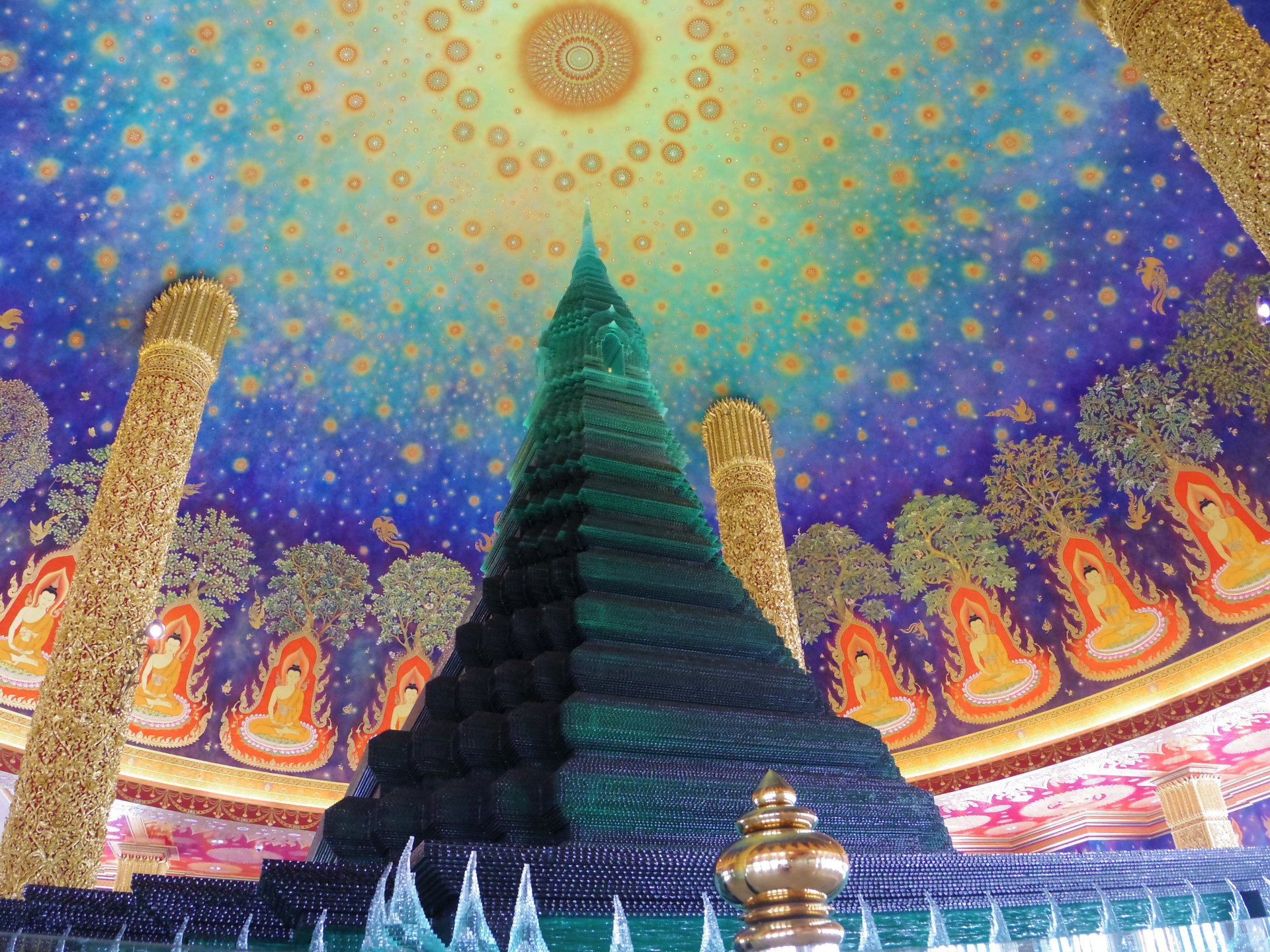 女子旅におすすめ！バンコクにあるフォトジェニックな寺院「ワットパクナム」に行ってみた♡