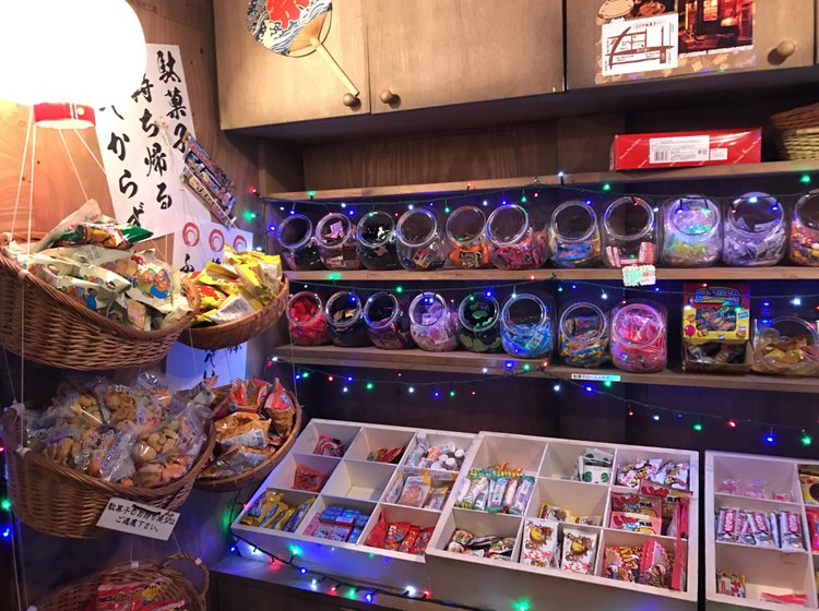 渋谷2分 500円で駄菓子食べ放題 みんな懐かし駄菓子バーで子供の夢を叶えちゃおう Playlife プレイライフ