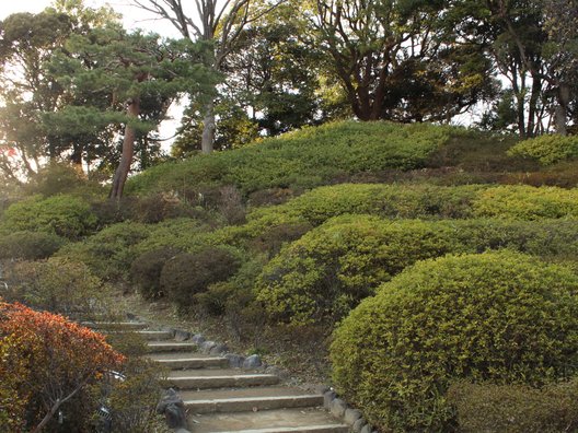 六義園 藤代峠