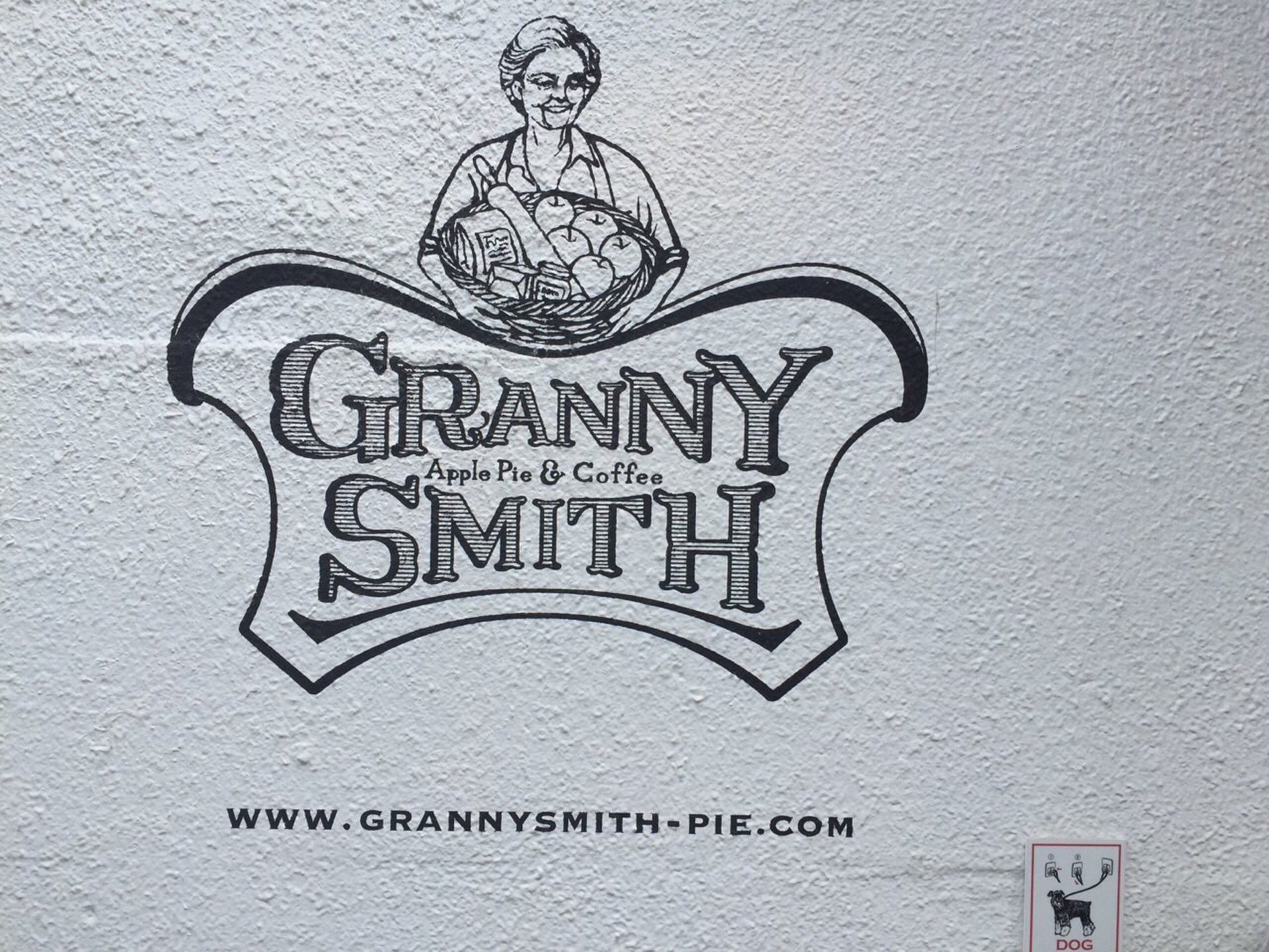 おばあちゃんの味がするアップルパイ専門店『GRANNY SMITH』で、アップルパイを持ち帰り♪