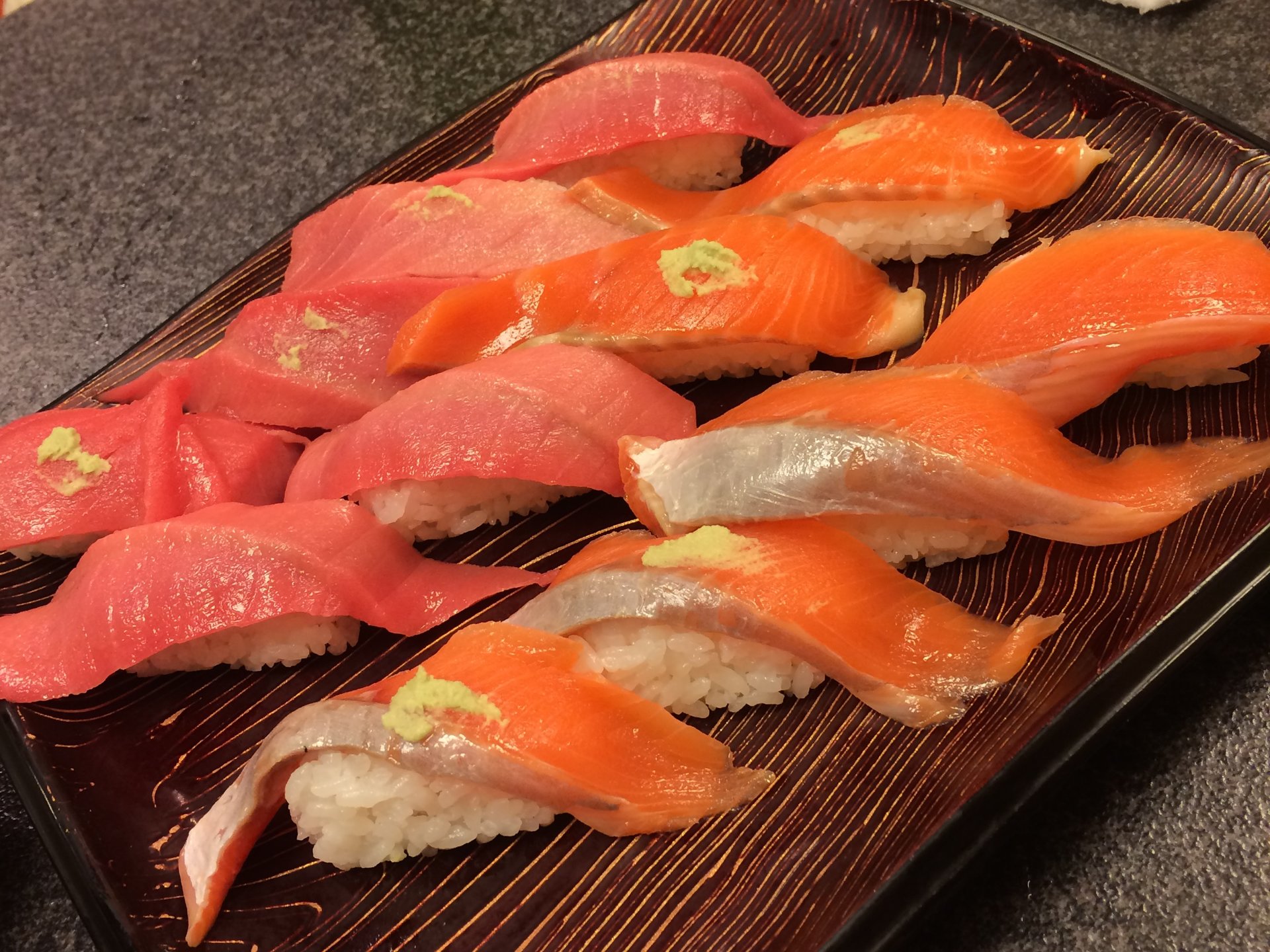 大満足！とても美味しい新宿の食べ放題「高級寿司」「串揚げ」「ナン」