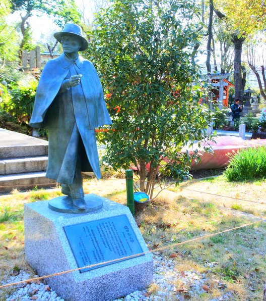 生國魂神社 織田作之助像