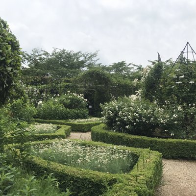 ヴァンジ彫刻庭園美術館