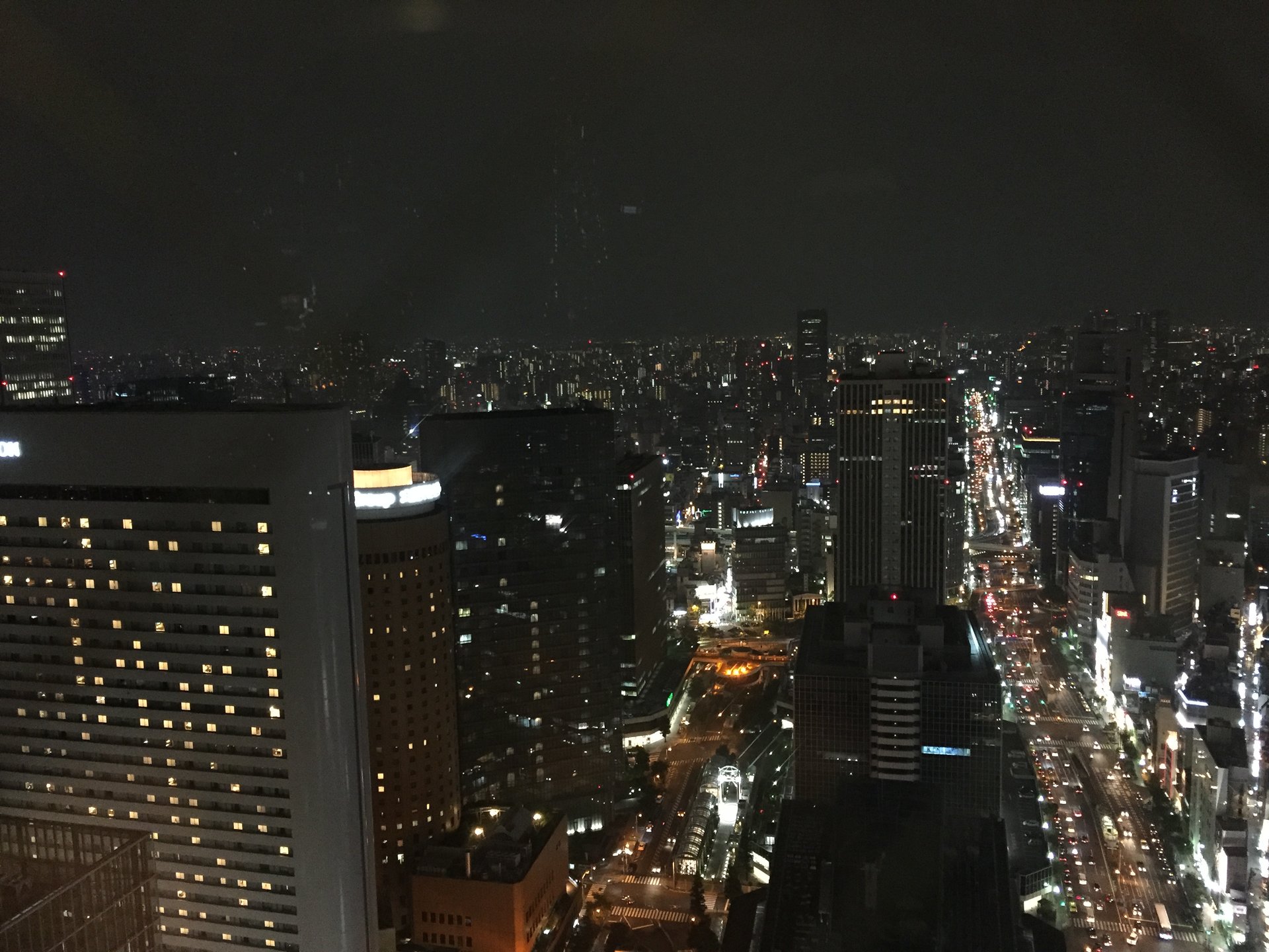 【仕事終わりに西梅田完璧デート】雨に濡れずに行けるデートコース！素敵な夜景が見えるレストラン＆バー