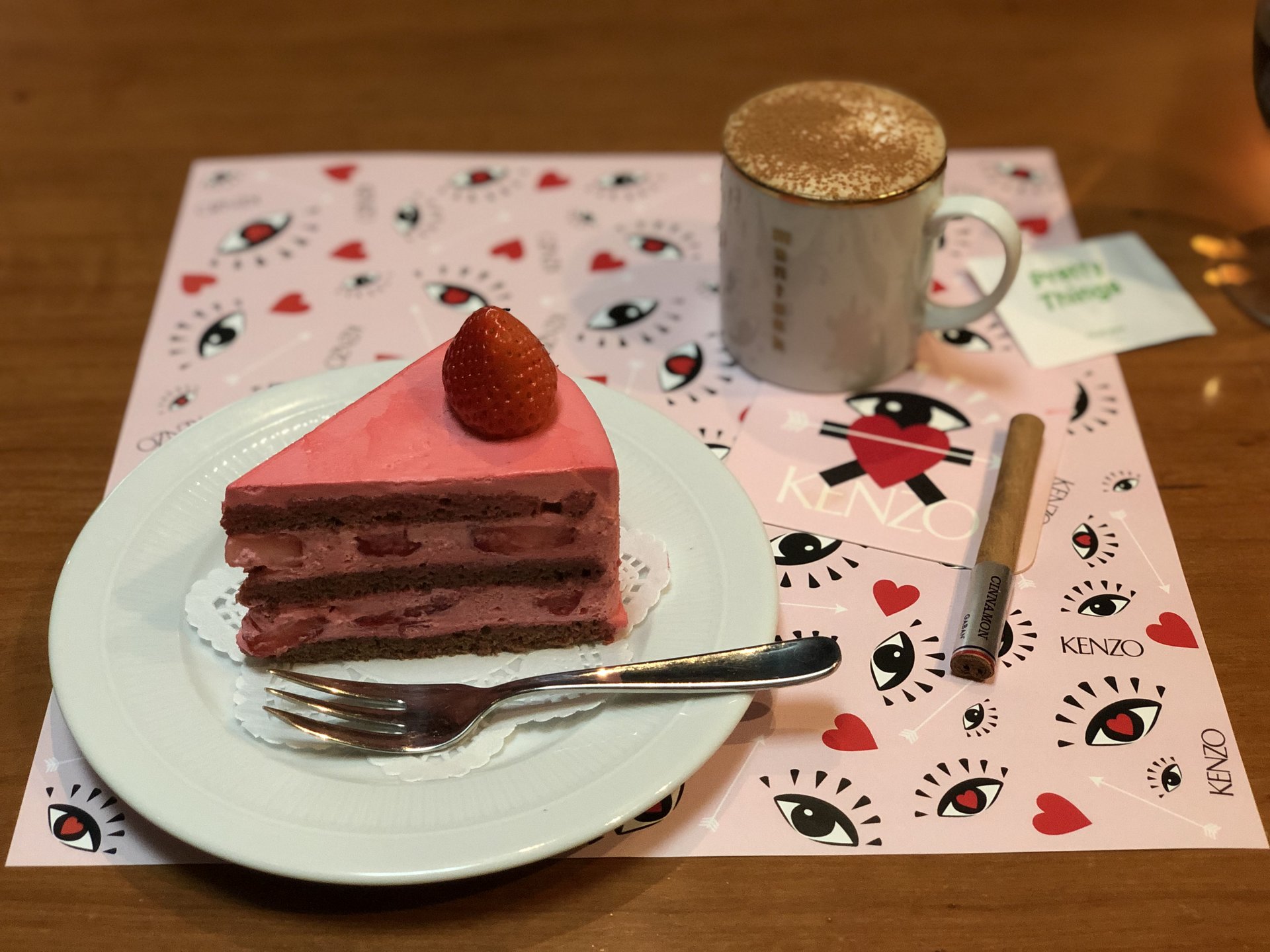 KENZOとコラボ‼︎表参道モントーク♡ピンク色苺ケーキがインスタ映え‼︎