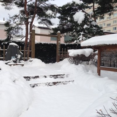 土方歳三最期の地碑(若松緑地公園内)