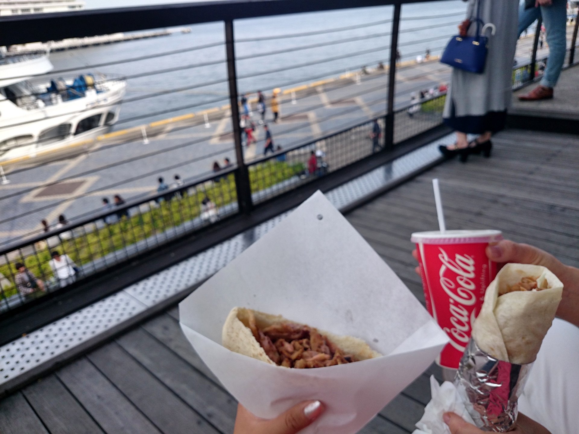 初夏は神戸旅行デート☆海を見ながら安くて美味しいケバブランチ！500円！絶景テラスで