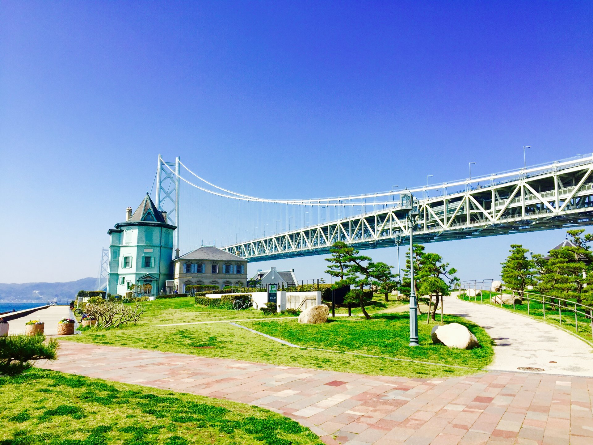 【神戸にいったら絶対おすすめ】巨大な明石海峡大橋を真下で楽しめる舞子公園へいこう！