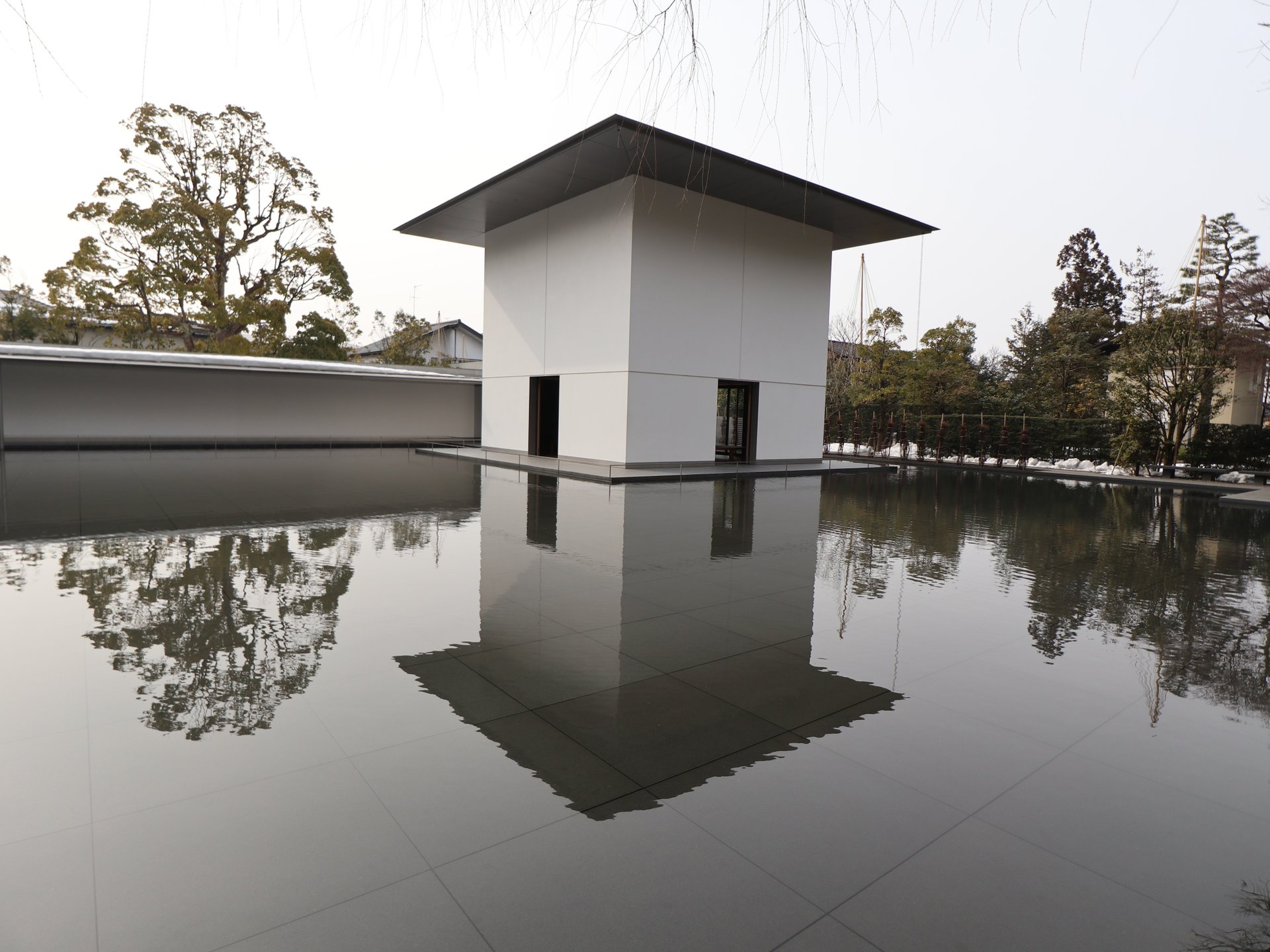 金沢に来たら必見！　禅（ZEN）を世界に広めた哲学者の思想に触れられるミュージアム「鈴木大拙館」へ！