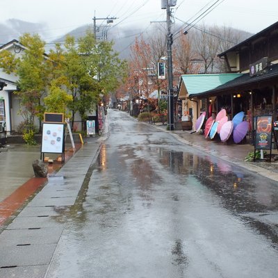 湯の坪街道