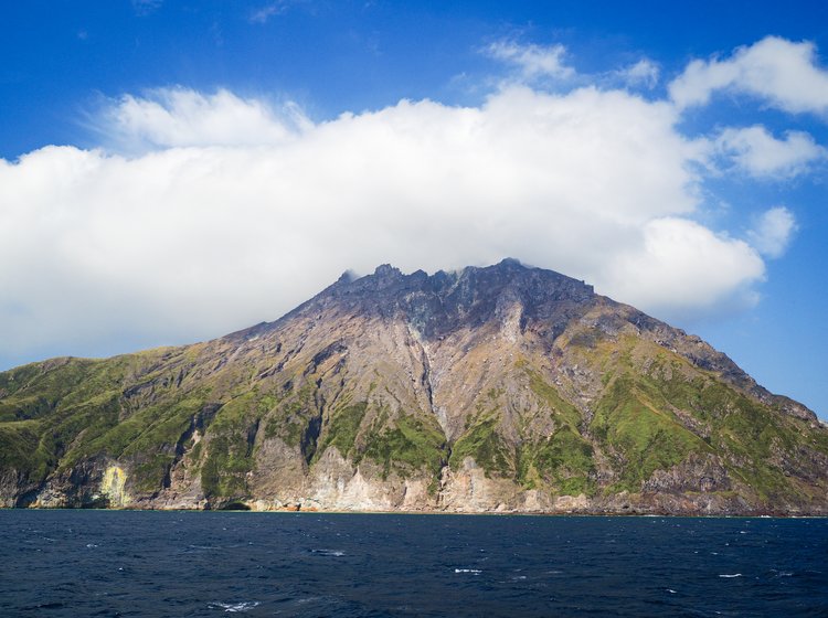 鹿児島離島 硫黄島 は生きる地球 壮大なスケールの絶景と自然温泉を楽しもう Playlife プレイライフ