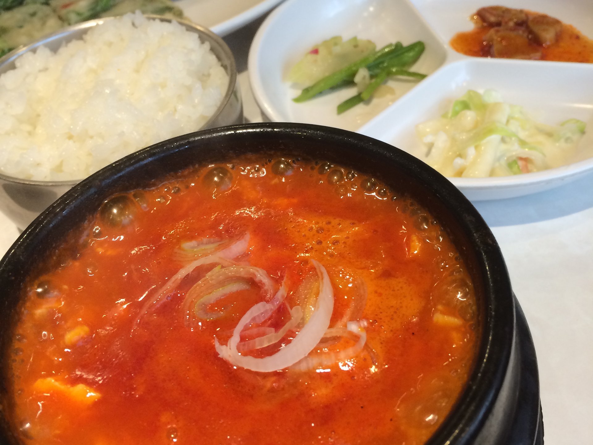 寒い秋冬に食べたい韓国料理ランチ！新大久保で安すぎる「ビビンバランチ食べ放題」は525円！