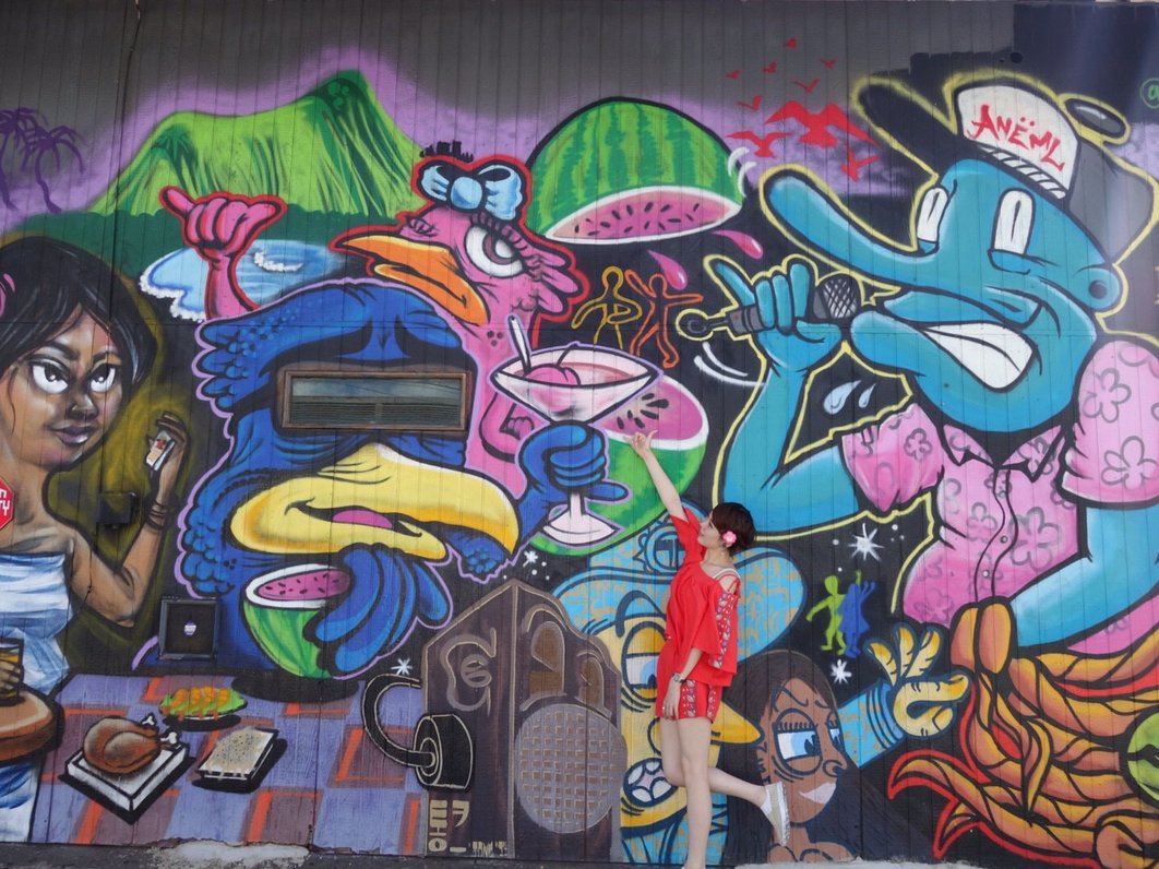 ハワイの最強フォトスポット特集 カカアコ地区のウォールアートを見てみよう Playlife プレイライフ