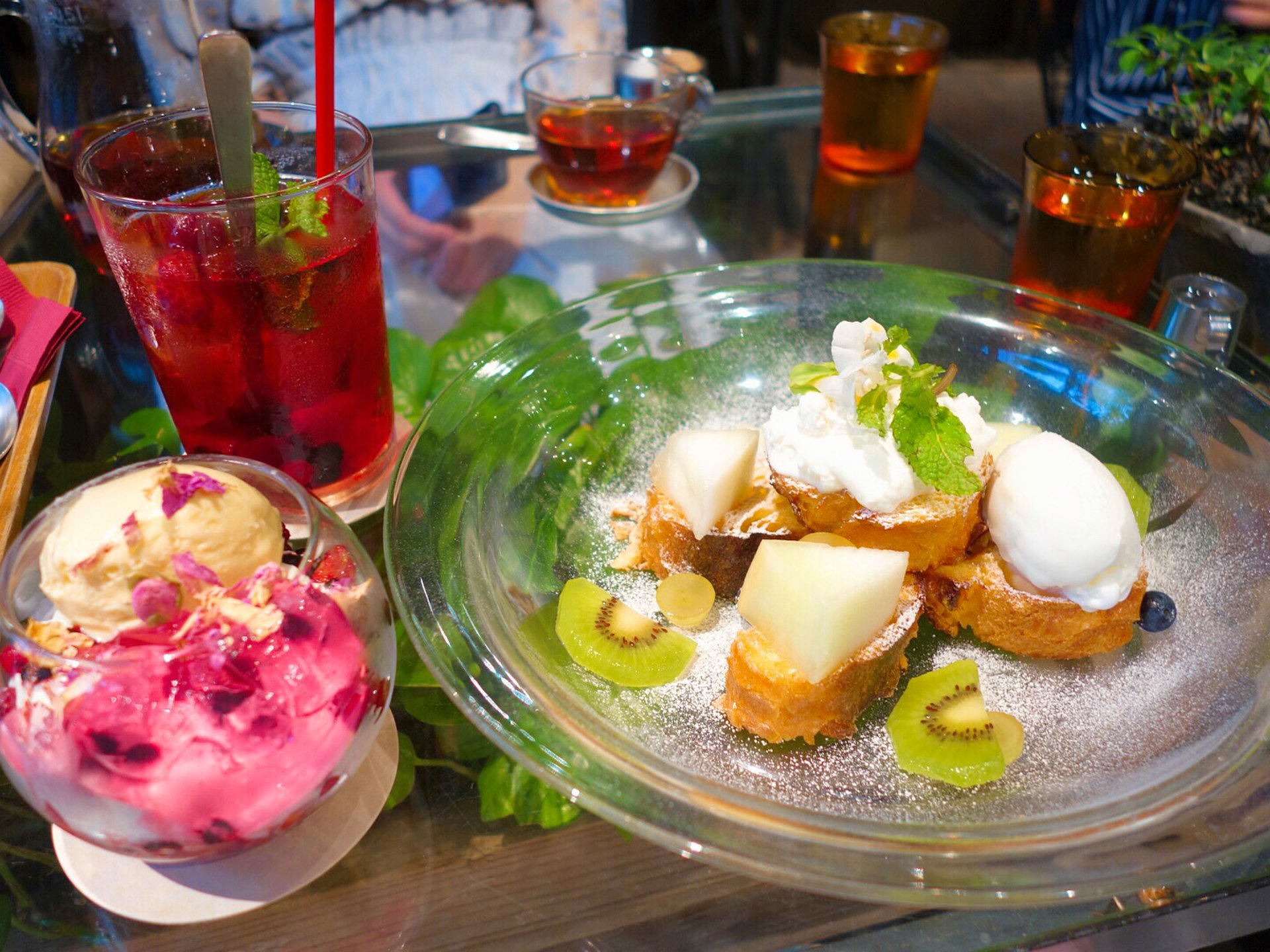 お花に囲まれたカフェでフォトジェニックなフレンチトーストを♡【青山フラワーマーケットティーハウス】
