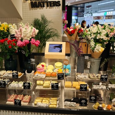 LUSH 新宿店