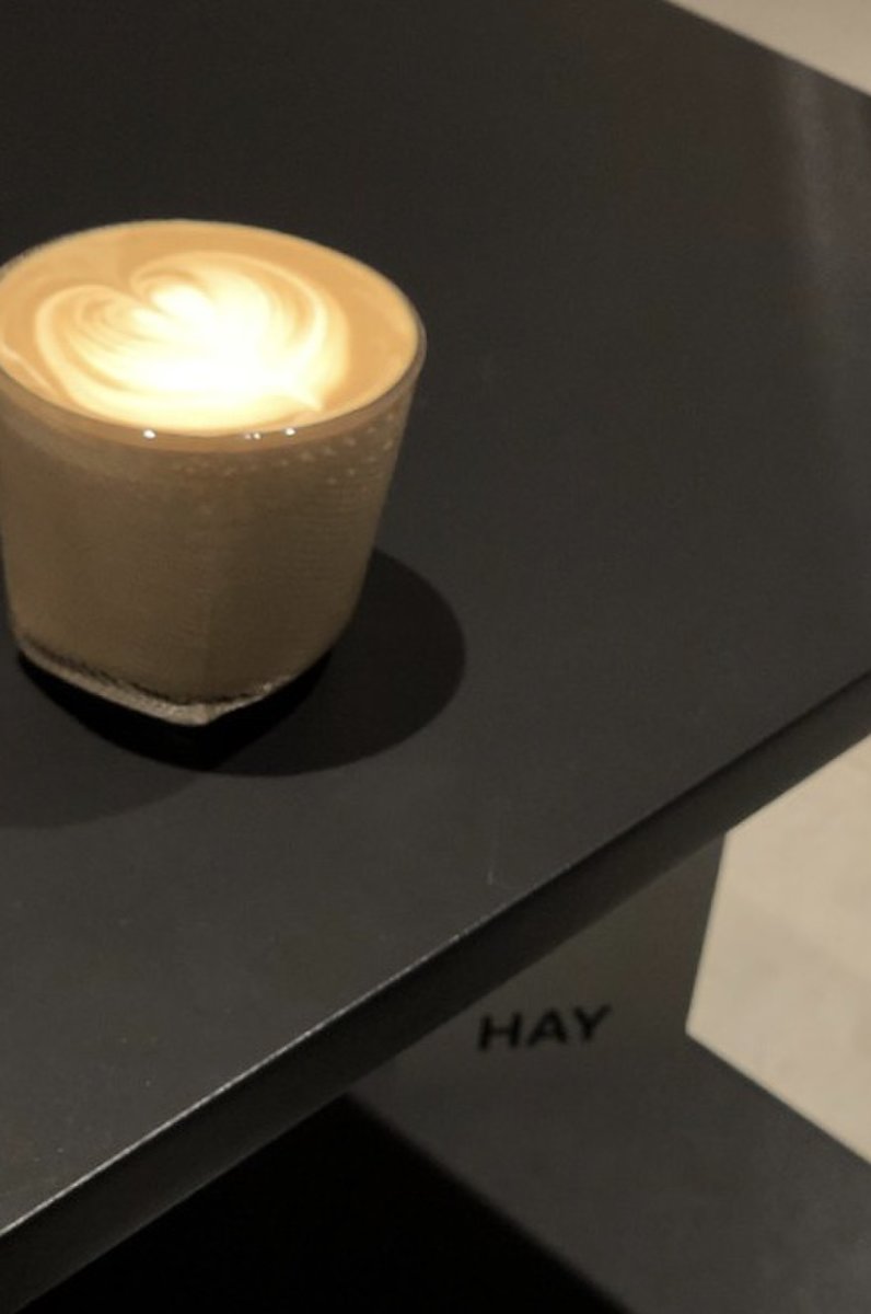 HAY Cafe TOKYO by Frederik Bille Brahe （ヘイ カフェ トウキョウ）