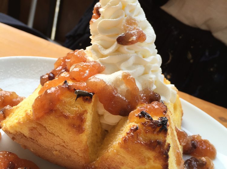 渋谷 松濤カフェ 生クリーム大好きな人集まれ たっぷり生クリームとバターで焼いたシフォンケーキが Playlife プレイライフ