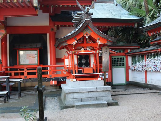 青島神社