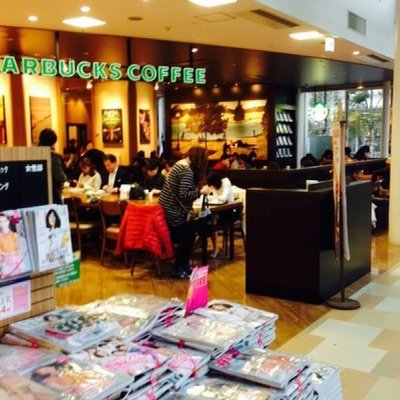 スターバックス・コーヒー TSUTAYA 横浜みなとみらい店