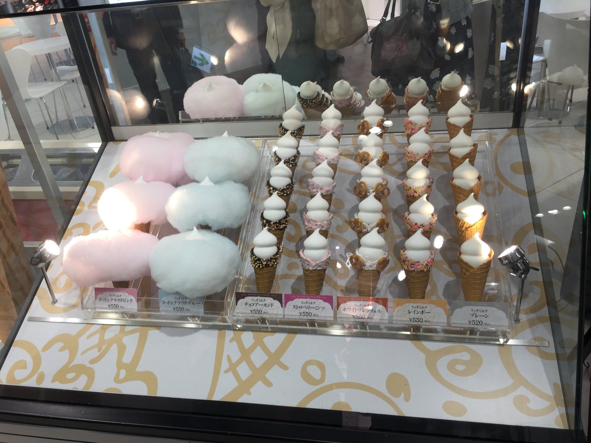 コールドストーン初！原宿に世界に１つだけのソフトクリーム作り体験ができる店舗登場！