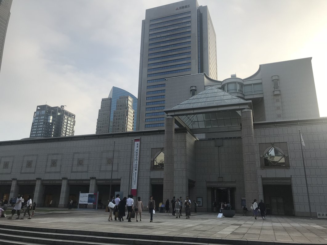 横浜美術館