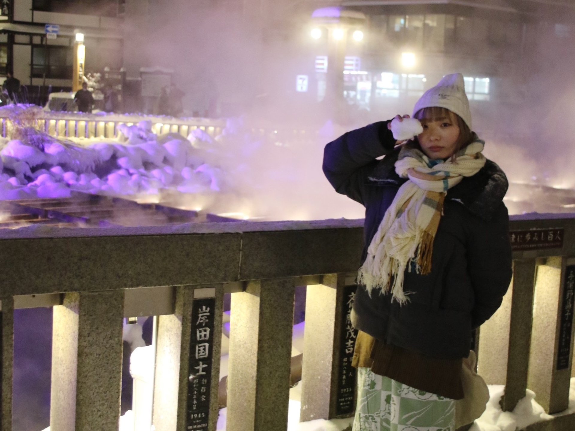 冬旅行は雪舞う草津温泉へ！湯畑で食べ歩き＆クラシックホテル「HANAYADO ベルツ」をご紹介