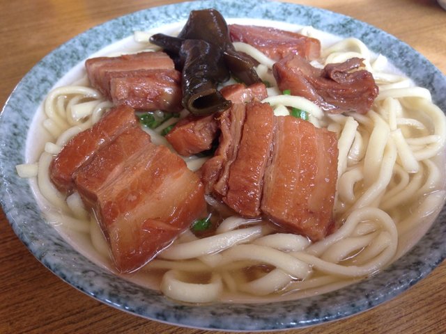 絶対食べたい沖縄県民おすすめそばランチ14選 スープ 麺大分析 Playlife プレイライフ