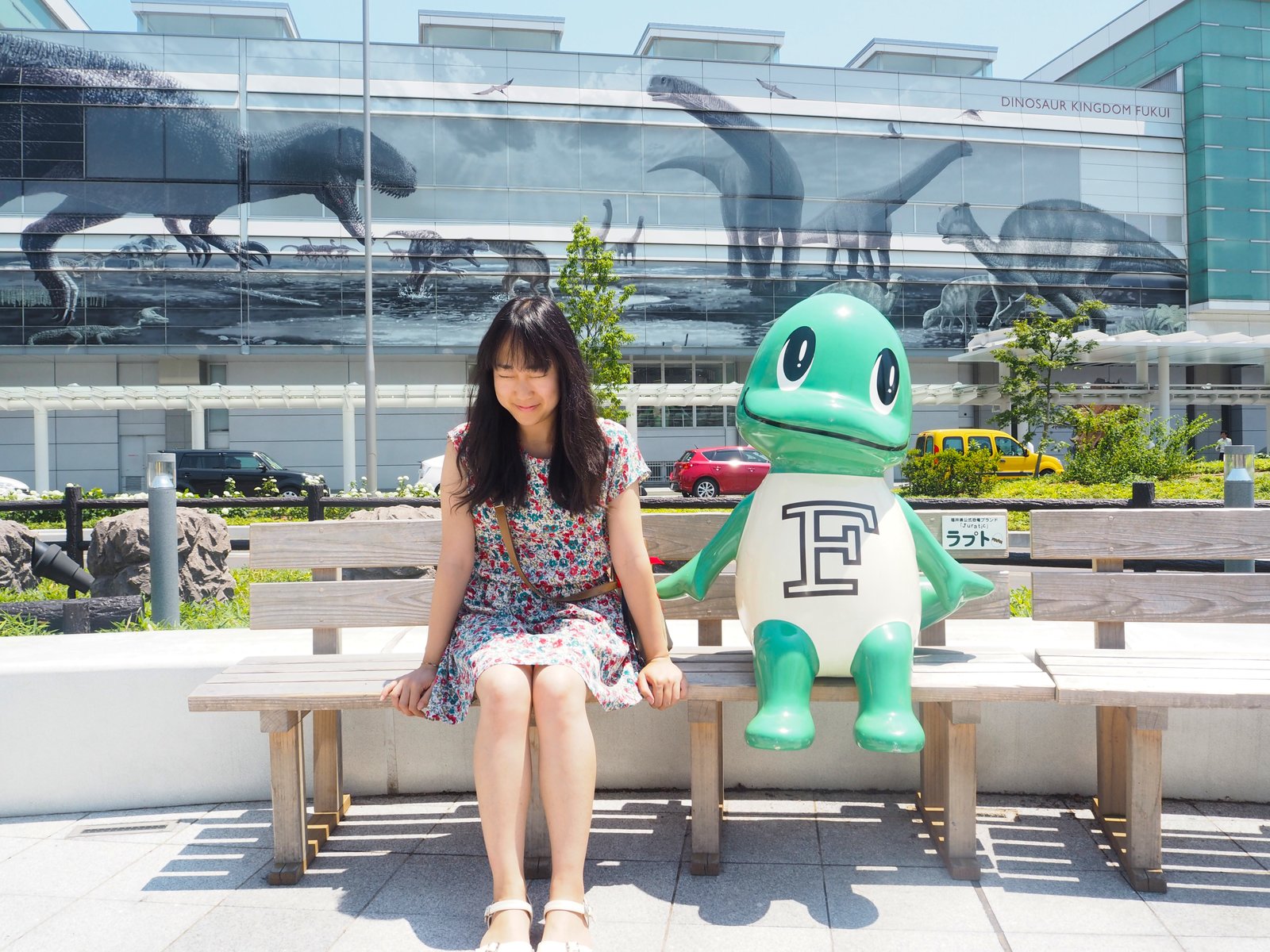 福井駅前徹底解剖 なんでこんなにいっぱい恐竜がいるの 福井駅の謎 恐竜王国の入り口へようこそ Playlife プレイライフ