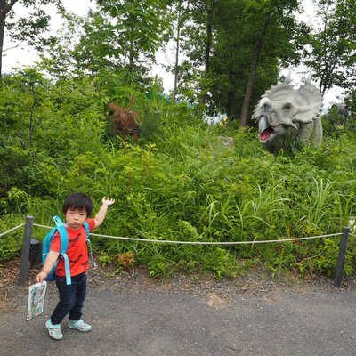 かつやま恐竜の森公園
