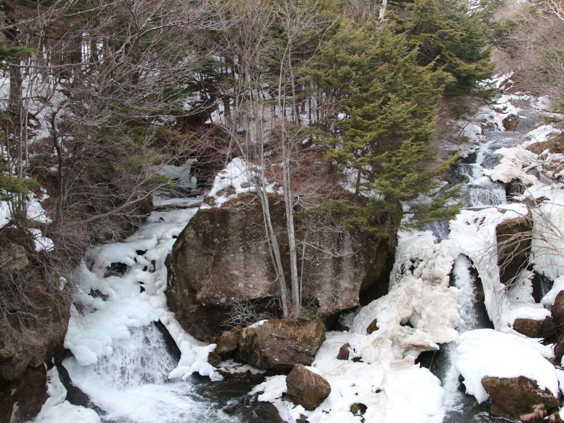 【冬の氷瀑を見に行こう！】北関東、栃木日光へ日帰り・滝めぐりドライブ
