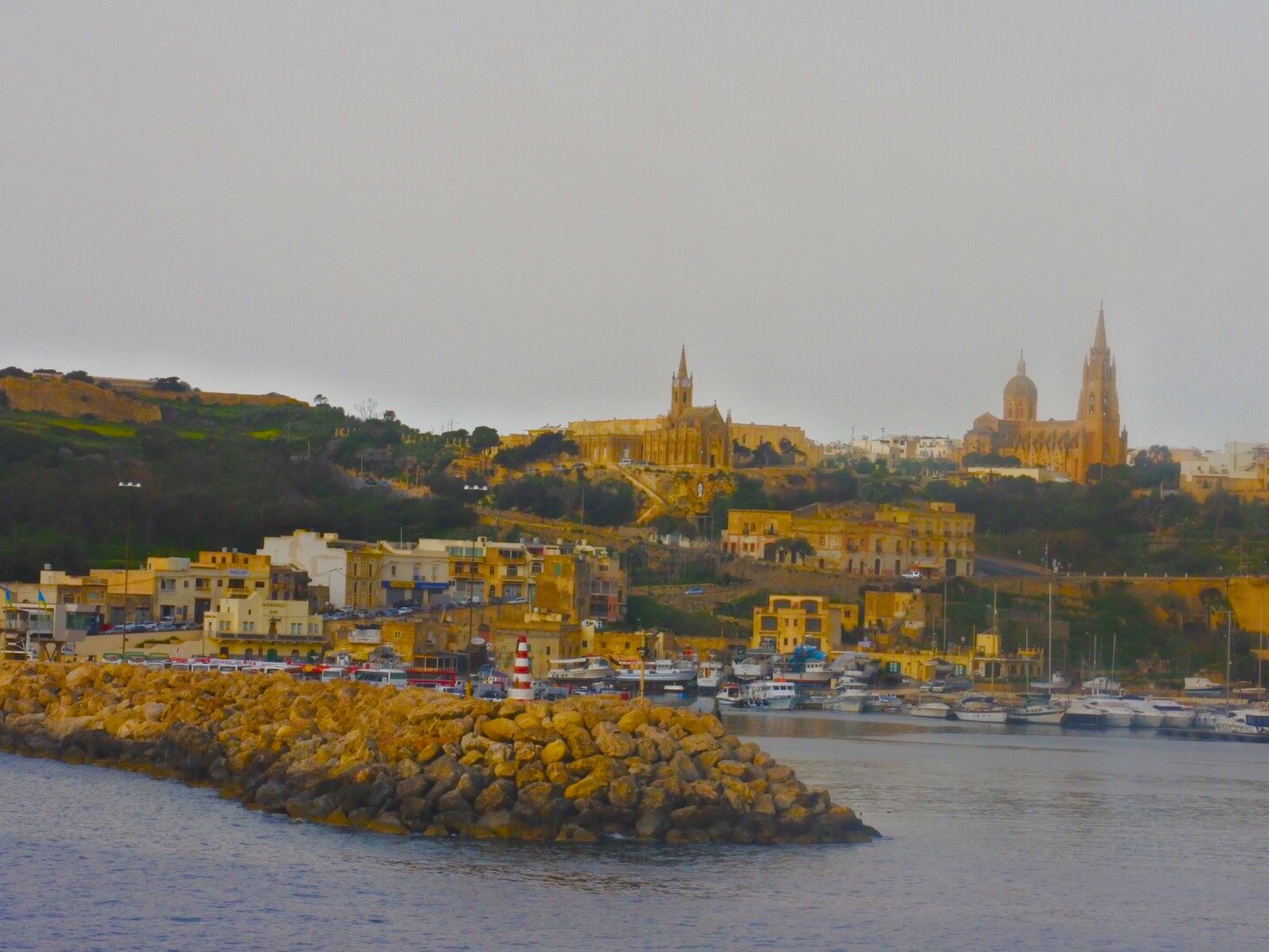 【マルタから30分】チタデル・タピーヌ教会・ファンガスロック！美しい島ゴゾ島の文化と自然を巡る