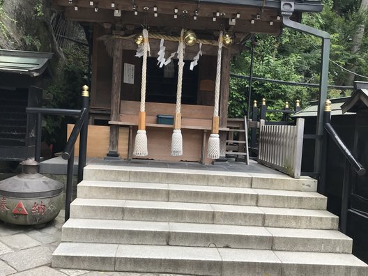 宇賀福神社(銭洗弁財天)