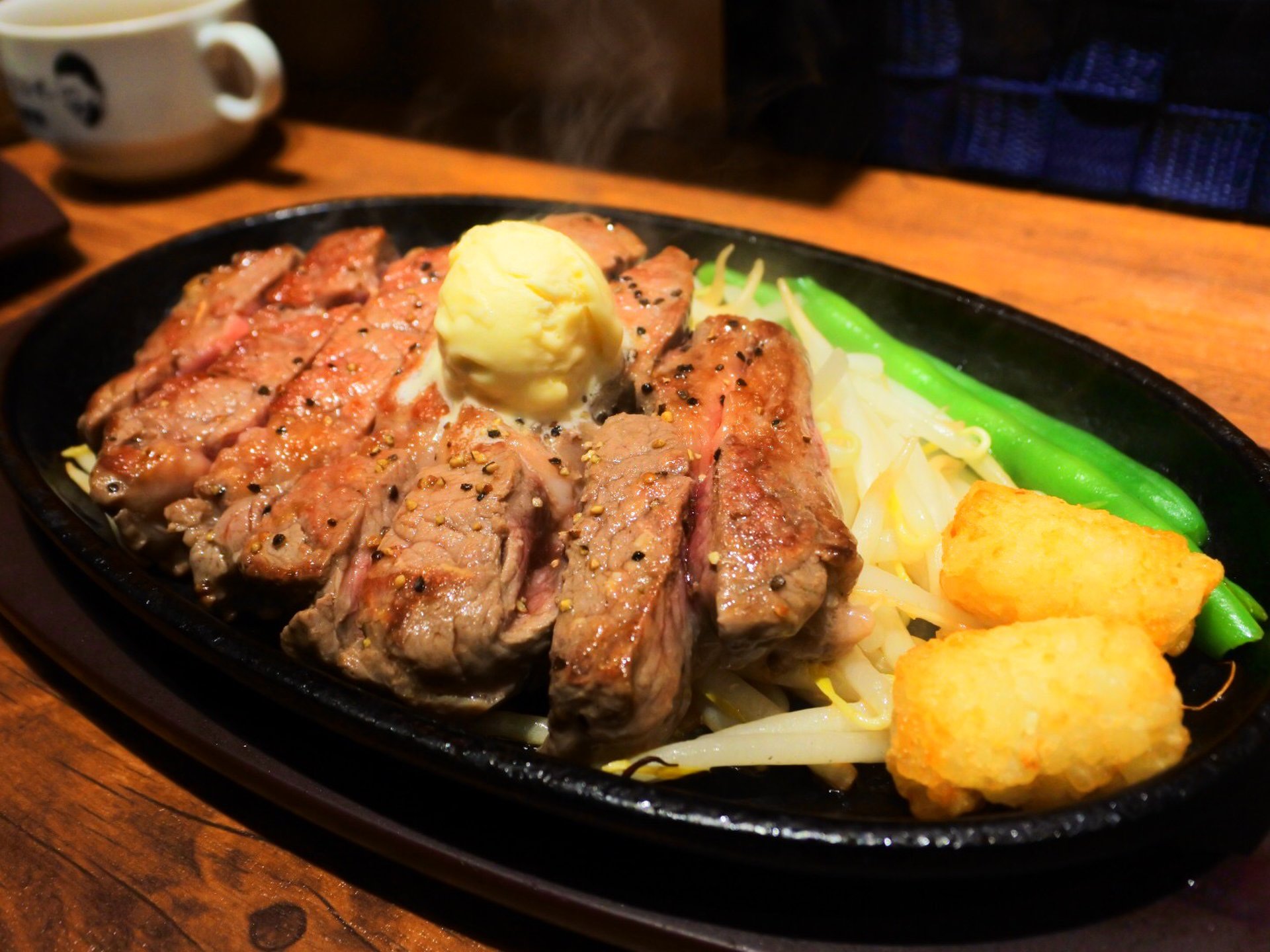 無性にお肉が食べたい！そんな時はリニューアルした大阪日本橋にある最強肉食堂タケルでLet's肉活！