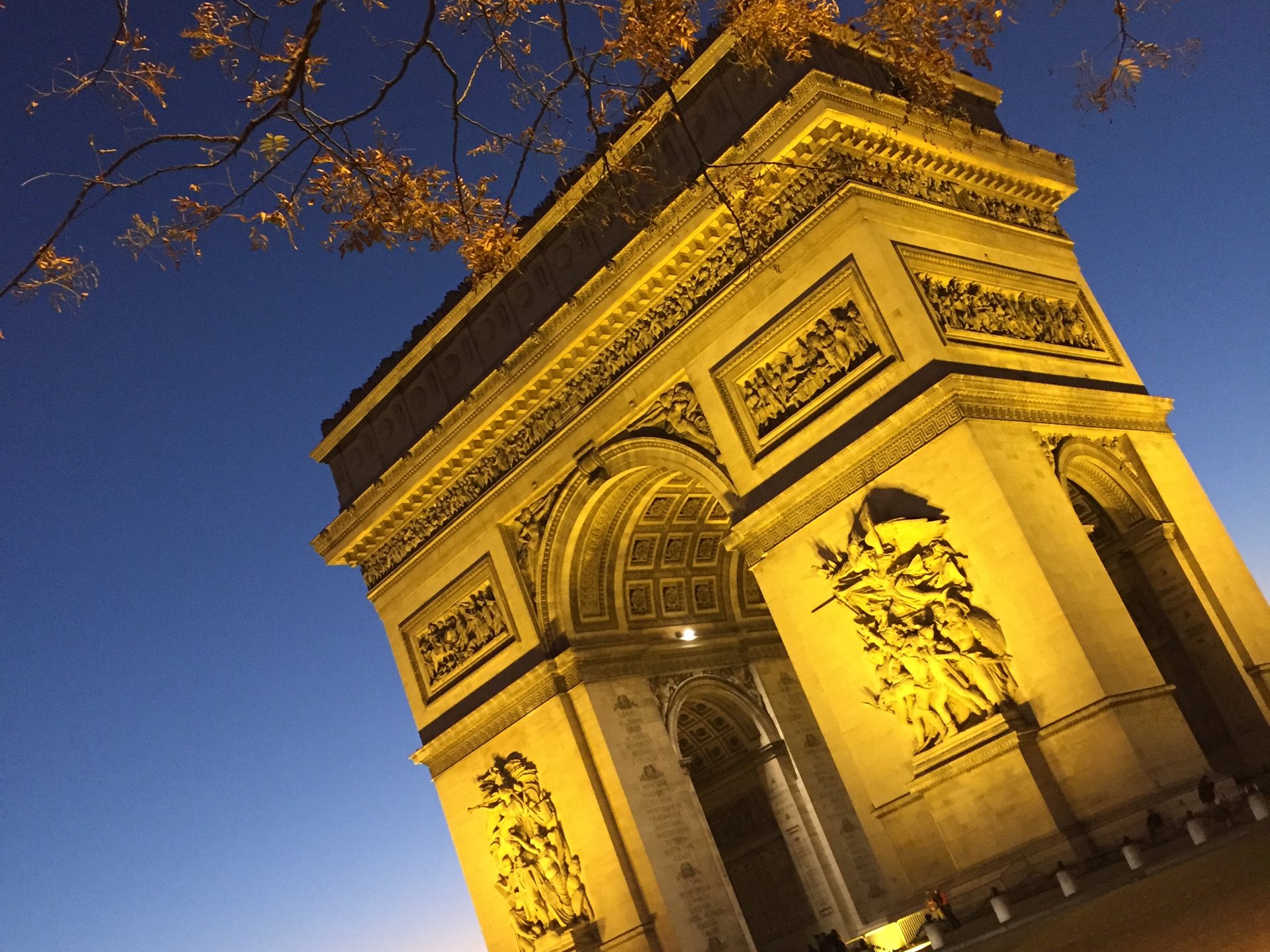 【パリ】フランス大定番！！凱旋門を観光してみよう。
