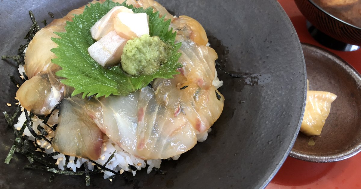 天然 鯵ヶ沢名物 ヒラメの漬け丼 ランチを探してるのであれば こちらがオススメです 割烹水天閣 Playlife プレイライフ