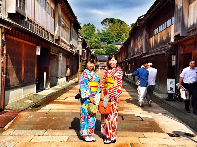 金沢で着物ぶらり旅 情緒あるひがし茶屋街 国指定重要文化財を巡る女子旅プラン Playlife プレイライフ