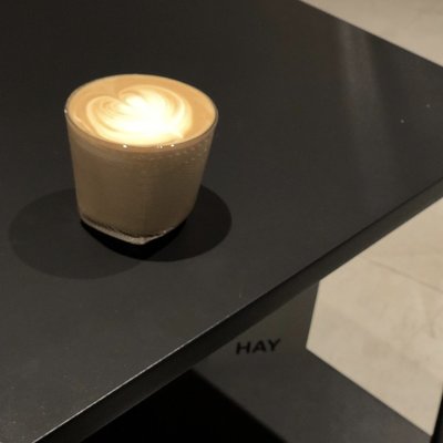 HAY Cafe TOKYO by Frederik Bille Brahe （ヘイ カフェ トウキョウ）